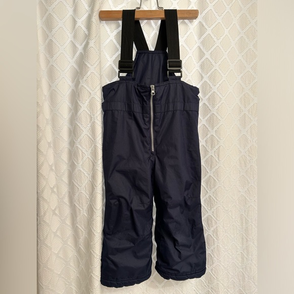 Snowsuit - Picture 1 of 3